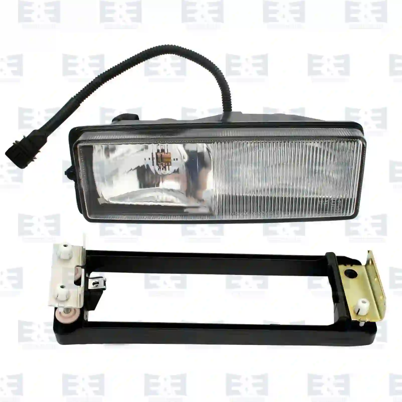  Auxiliary lamp, right, with bracket || E&E Truck Spare Parts | Truck Spare Parts, Auotomotive Spare Parts